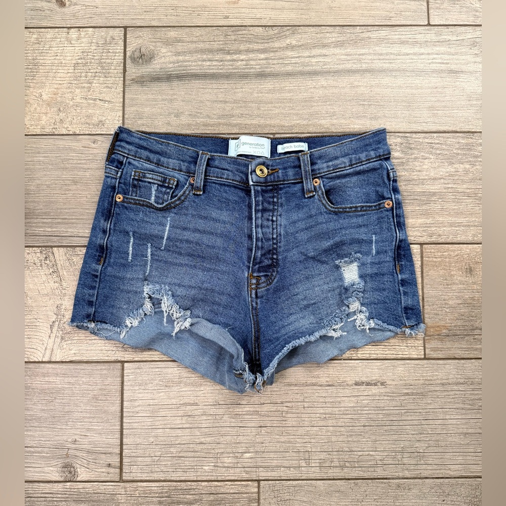 Re Generation Distressed Jean Shorts • Size 7/28